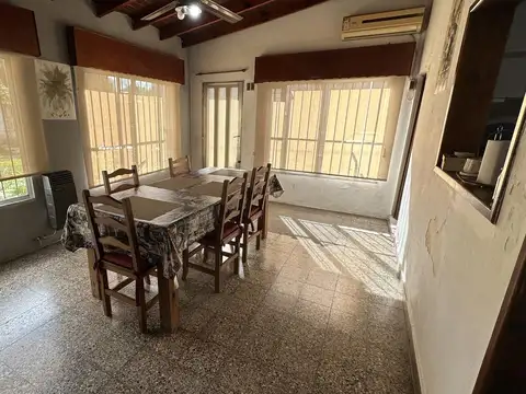 Casa 4 ambientes con 1 baño