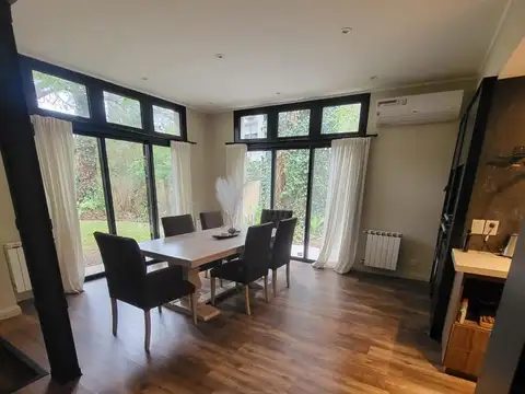 Casa 4 ambientes con 3 baños