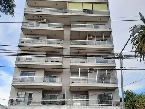 HERMOSO DEPARTAMENTO DOS AMBIENTES CON COCHERA- CON RENTA-