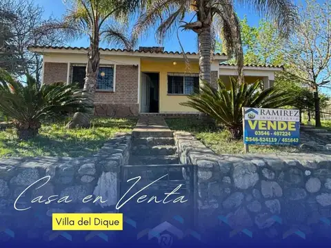 SE VENDE CASA EN CENTRO