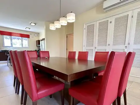 Casa 7 ambientes con 3 baños