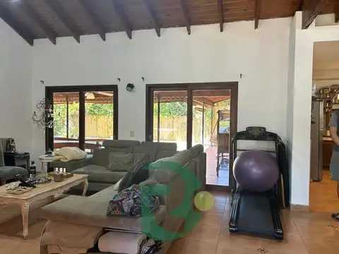 Casa en Venta con 3 cocheras
