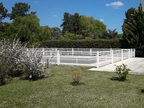 Casa en Venta con 4 cocheras