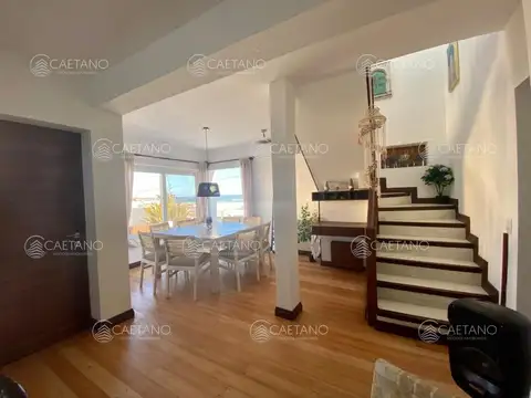 Casa 4 ambientes con 3 baños