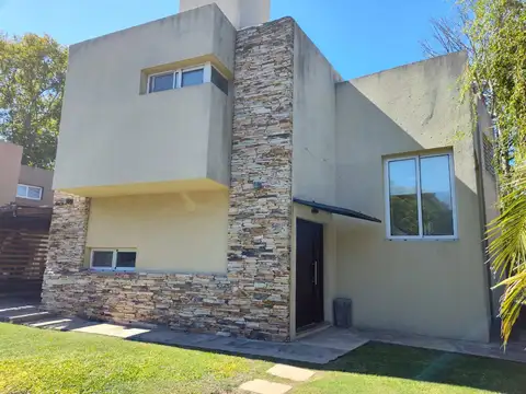 Oportunidad ! Casa en exclusivo barrio cerrado Cielo ( Roldan )