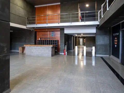 Oficina en Venta con 9 cocheras