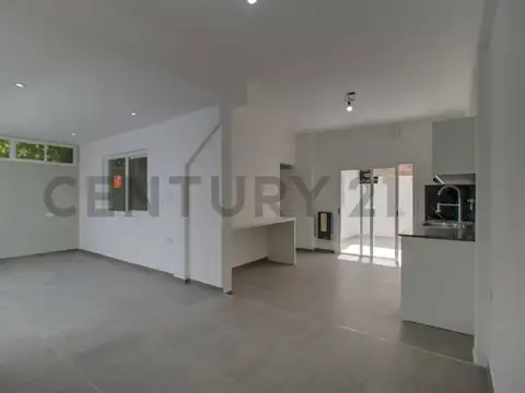 Ph de un dormitorio mas escritorio o dos dormitorios en venta en La Plata zona Plaza Malvinas