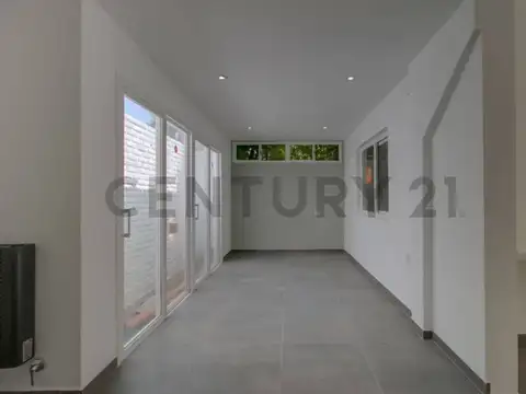 55 entre 18 y 19 1100, Piso 0