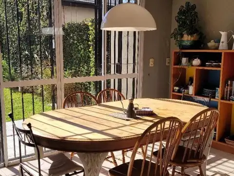 Casa en Venta con 3 cocheras