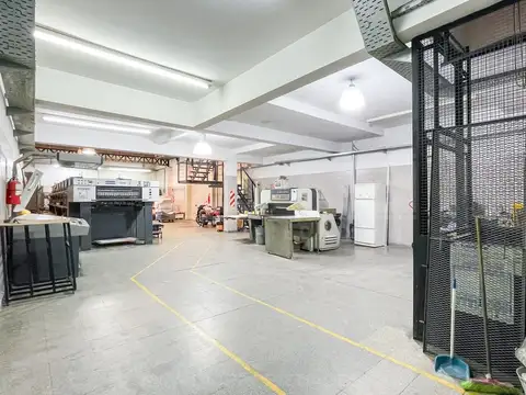 Alsina al 1500, entre Av Maipu y Avellaneda