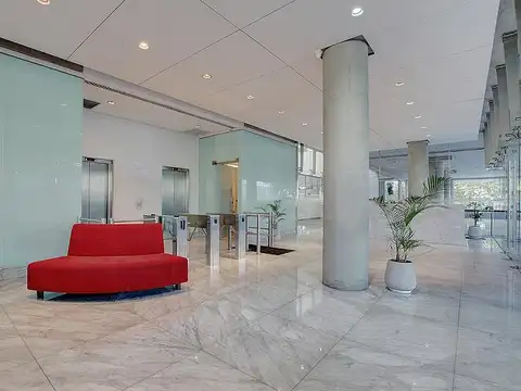 Oficina en Alquiler con 15 cocheras