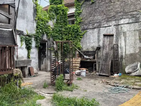 Local en Venta en Gonnet IDEAL DESARROLLO