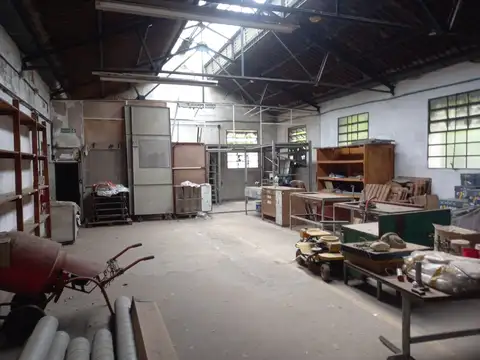 Galpon en Venta en Pompeya, USD 470.000