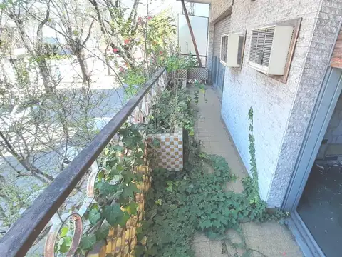 Local en Venta en Flores, USD 240.000