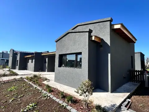 Venta casa en Medal - Espectacular Oportunidad en Lote al Golf