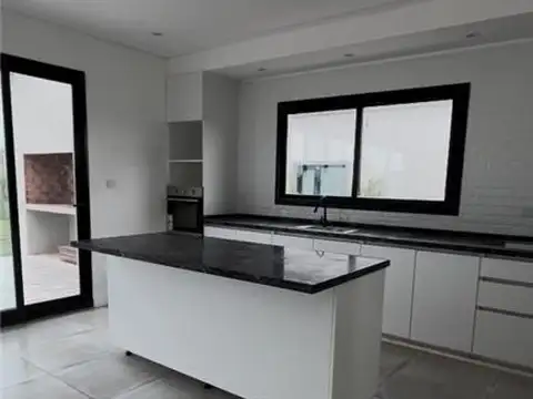 Venta casa luminosa y Moderna en Medal Pilar - a estrenar