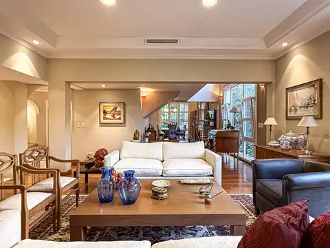 Casa en Alquiler, 4 Plantas, Divino Jardín y Pileta -  Martínez