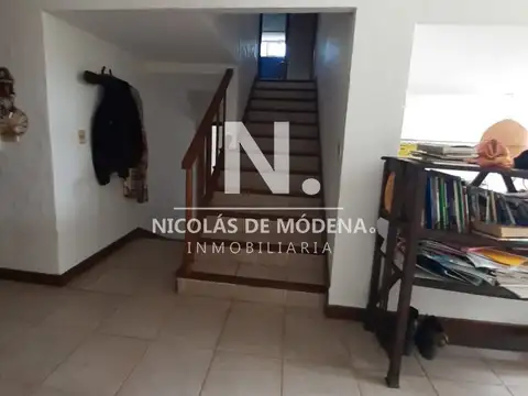 Casa en venta, en zona Golf.