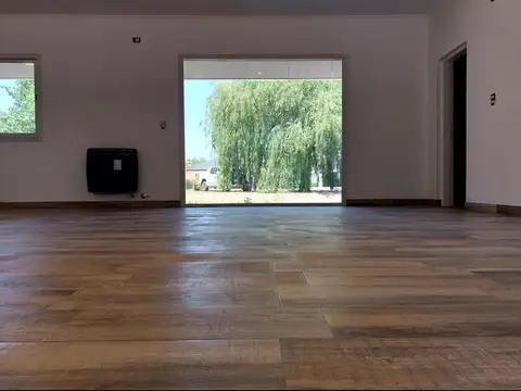 Casa 7 ambientes con 2 baños