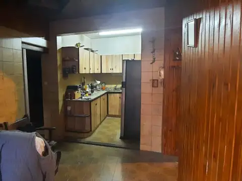 Casa 5 ambientes con 1 baño