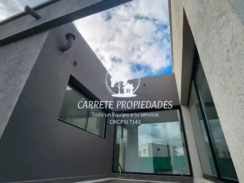Casa en venta de 3 dormitorios lote central. Pilar del Este - Santa Lucia 100