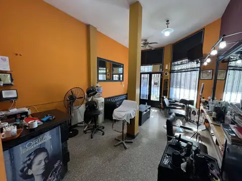 Local comercial, excelente ubicacion en Colombres 660, Lomas de Zamora