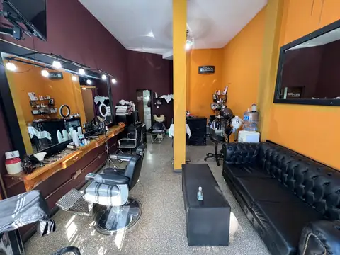 Local comercial, excelente ubicacion en Colombres 660, Lomas de Zamora