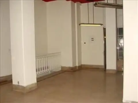 Local en Venta Via Púb.