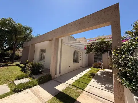 VENTA CASA A ESTRENAR 2 DORMITORIOS ARGÜELLO