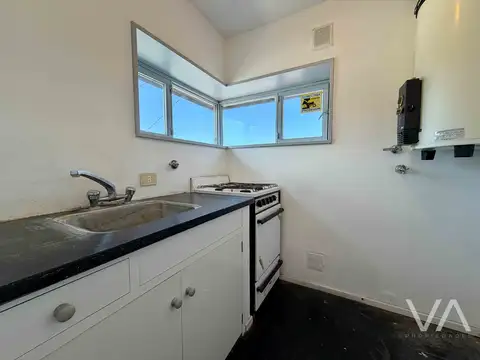 Oficina sobre calle Güemes.