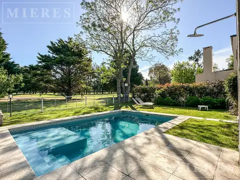 casa en venta Lote interno al Golf  en Club Privado Loma Verde