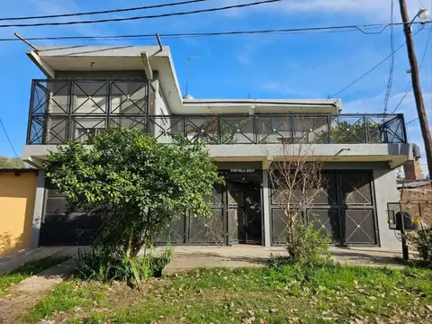 VENTA CASA 6 AMBIENTES PONTEVEDRA CON COCHERA
