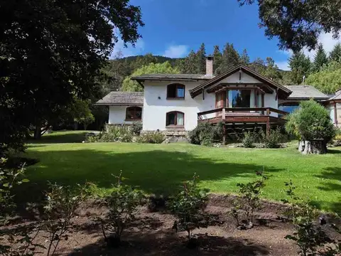 Casa + cabaña en esquina, Barrio El Faldeo