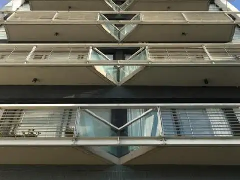 Av. Rivadavia 16470 , Piso 7