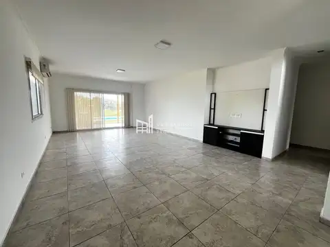 Casa 4 ambientes con 3 baños