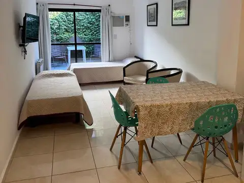 Vicente Fidel López 100