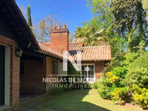 En venta casa en Punta del Este de 3 dormitorios en suite y amplios espacios exteriores