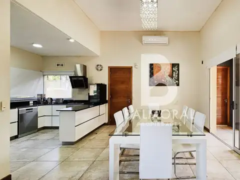 Casa en Alquiler Temporal en Pinamar, USD 0