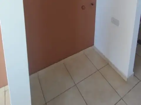 ALQUILER! 1 DORMITORIO, CON BALCON Y POSIBILIDAD DE COCHERA