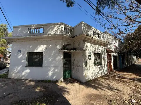 CASA 2 DORMITORIOS A RECICLAR  - VENTA