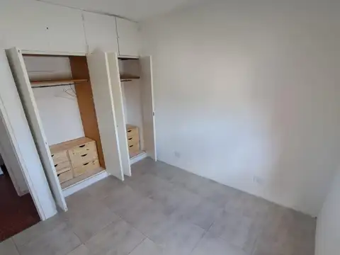 TORRES AV. MITRE AL 3600 2 AMBIENTES 44 m2 MUY BUEN ESTADO