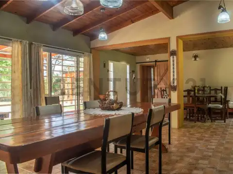 Casa 5 ambientes con 2 baños