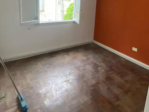 2 ambientes en 3er piso por escalera