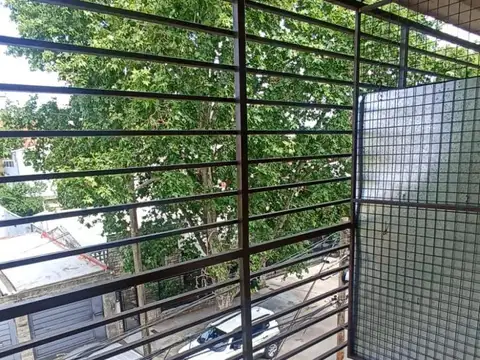 DEPARTAMENTO 2 AMBIENTES C/TERRAZA Y LAV.