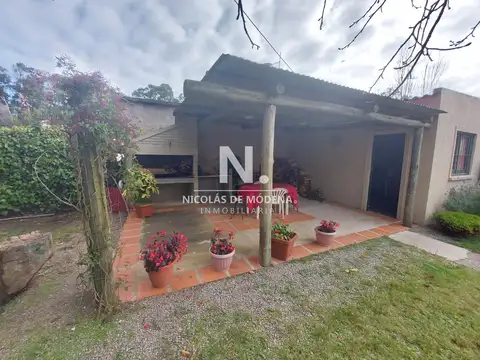 Casa 4 ambientes con 2 baños