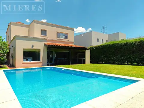 Casa en venta en el Barrio El Atardecer