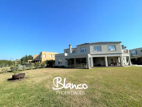 Casa en Venta de 5 dormitorios