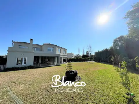 Casa en Venta en Haras Santa Maria - Las Lomas, USD 470.000