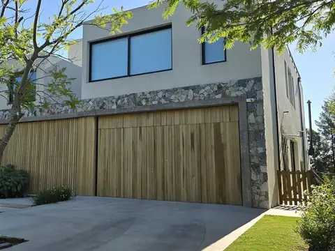 Casa en Venta de 5 dormitorios