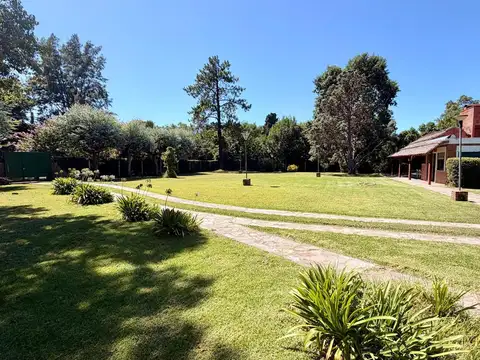 CASA EN VENTA TORTUGUITAS- 4 AMBIENTES- 2BAÑOS- PILETA-QUINCHO-LOTE 2100M2.